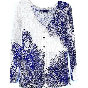 ZOZO Blue and White V-Neck Sweater